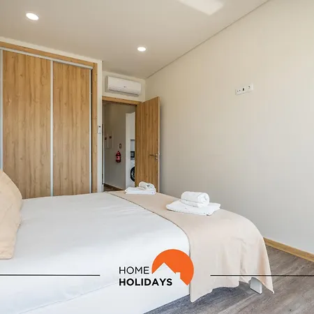 #233 Fox Trail By Holidays *