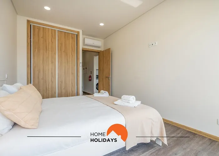 #233 Fox Trail By Holidays *